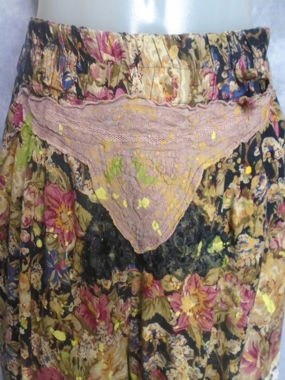 Morigirl Cropped Baggy Pants, Appliques, Paint Splatter - Imperfection Art - Picture 4 of 10
